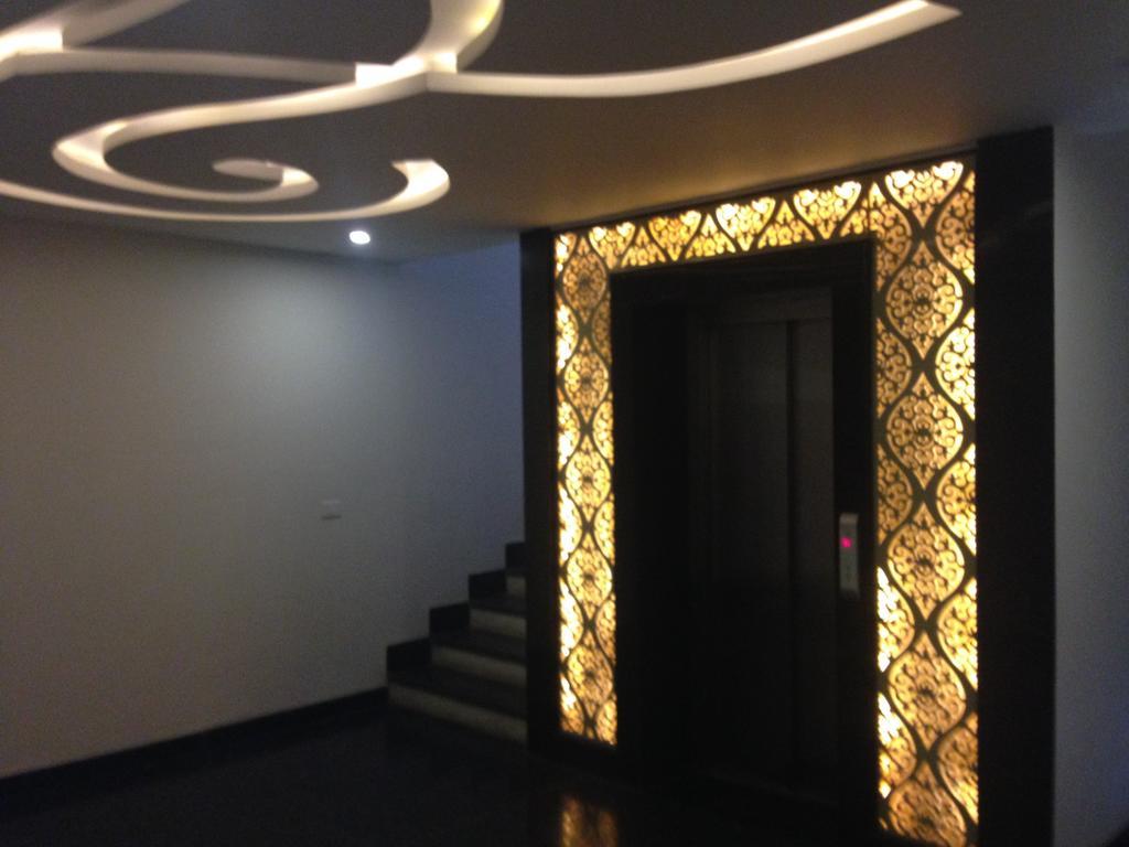 Hotel Crimson Palace Агра Екстериор снимка
