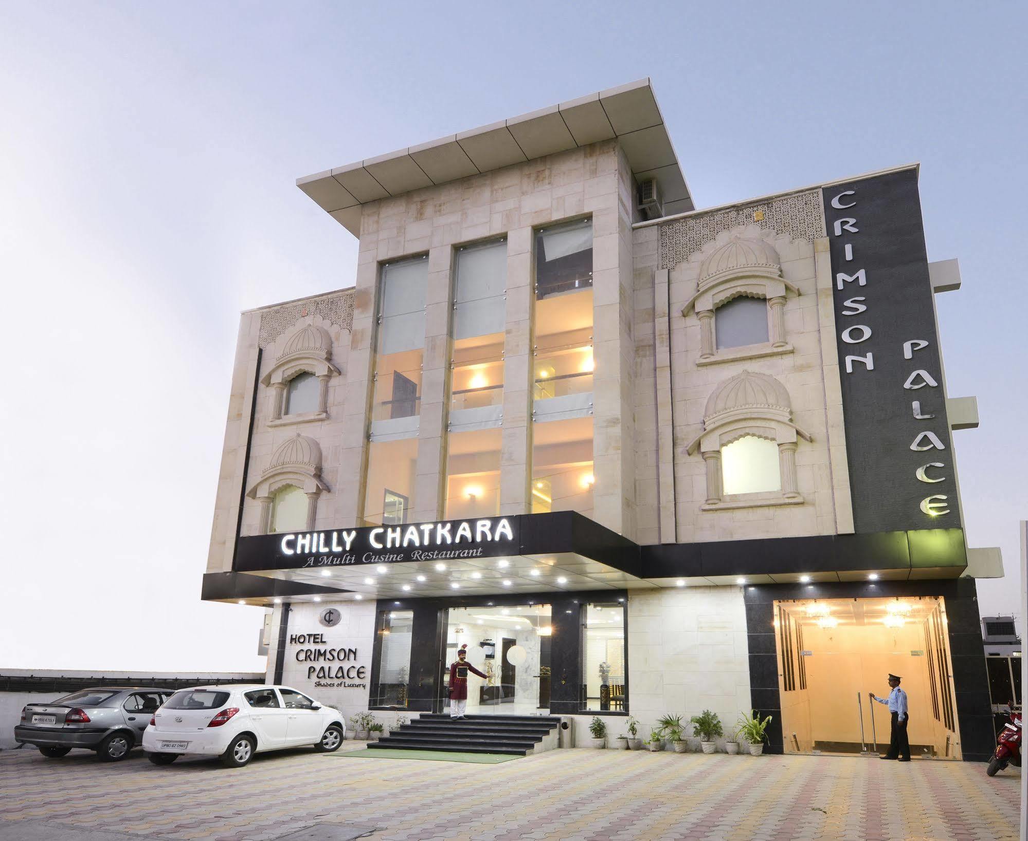 Hotel Crimson Palace Агра Екстериор снимка